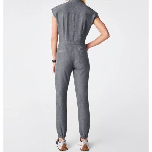 FIGS Rafaela Cargo Scrub Jumpsuit Womens Gray Technical Collection Jogger XXL - Picture 3 of 16